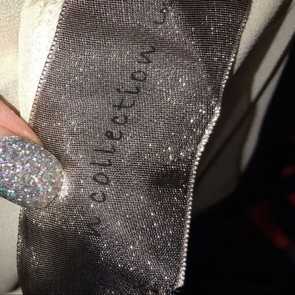 Moon Collection Sleeveless Top - Picture 5 of 5